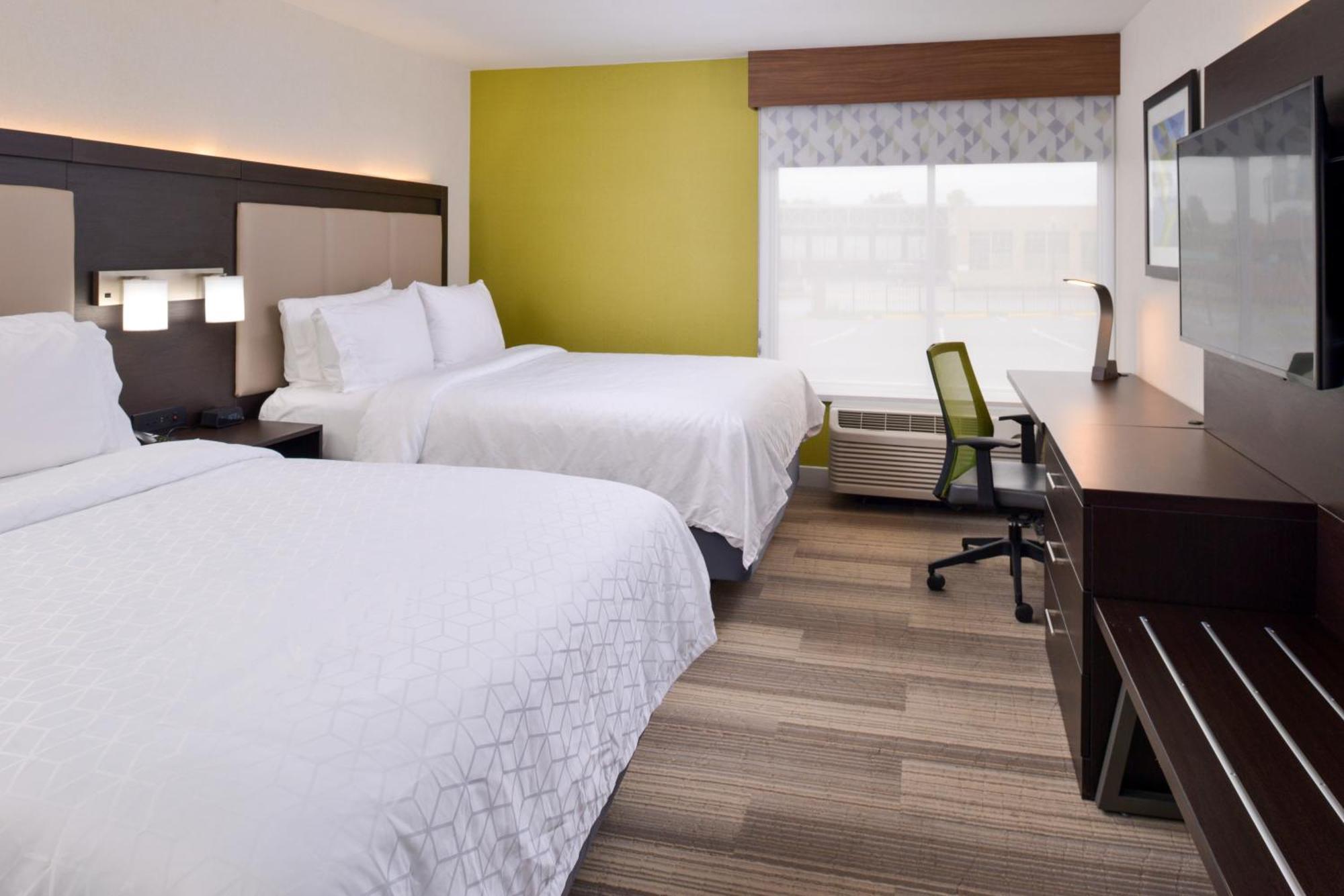 Standard Queen Room Two Queen Beds