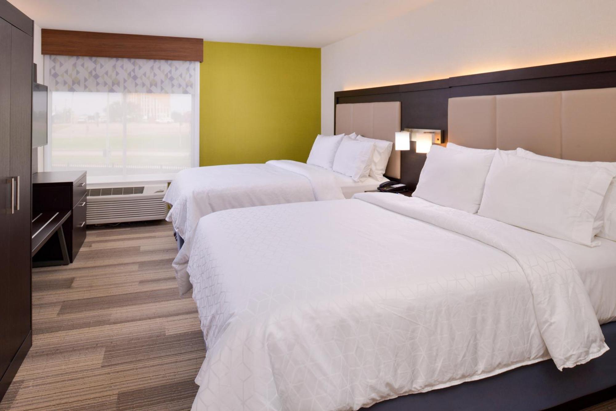 Queen Room Two Queen Beds Roll Shower Communications or Mobility Accessible